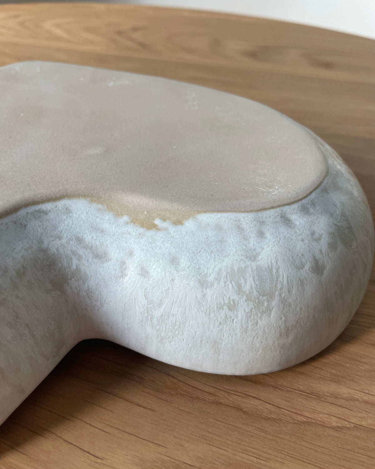 Amora Teller Mattweiss Creme Imperfections