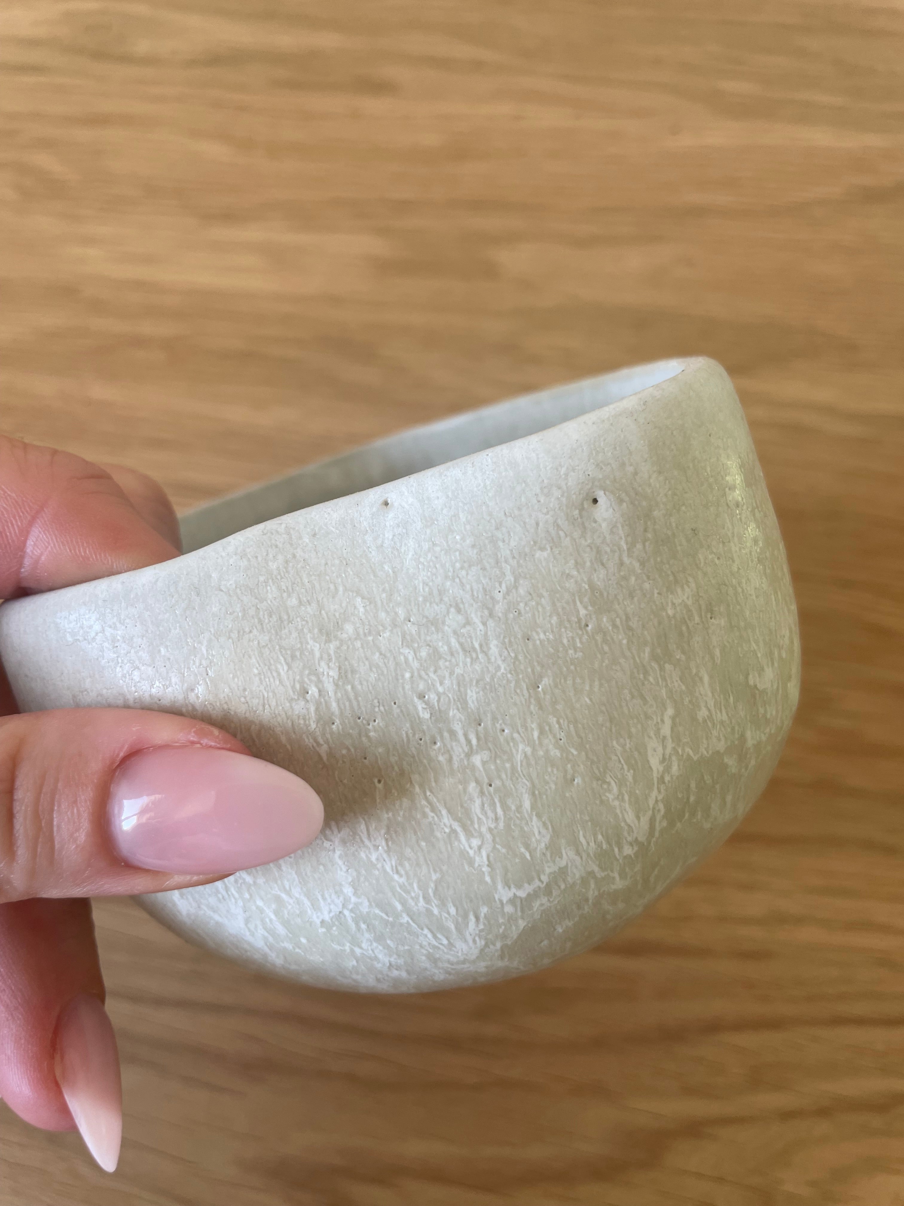 Amora Becher Mattweiß Creme B-Ware