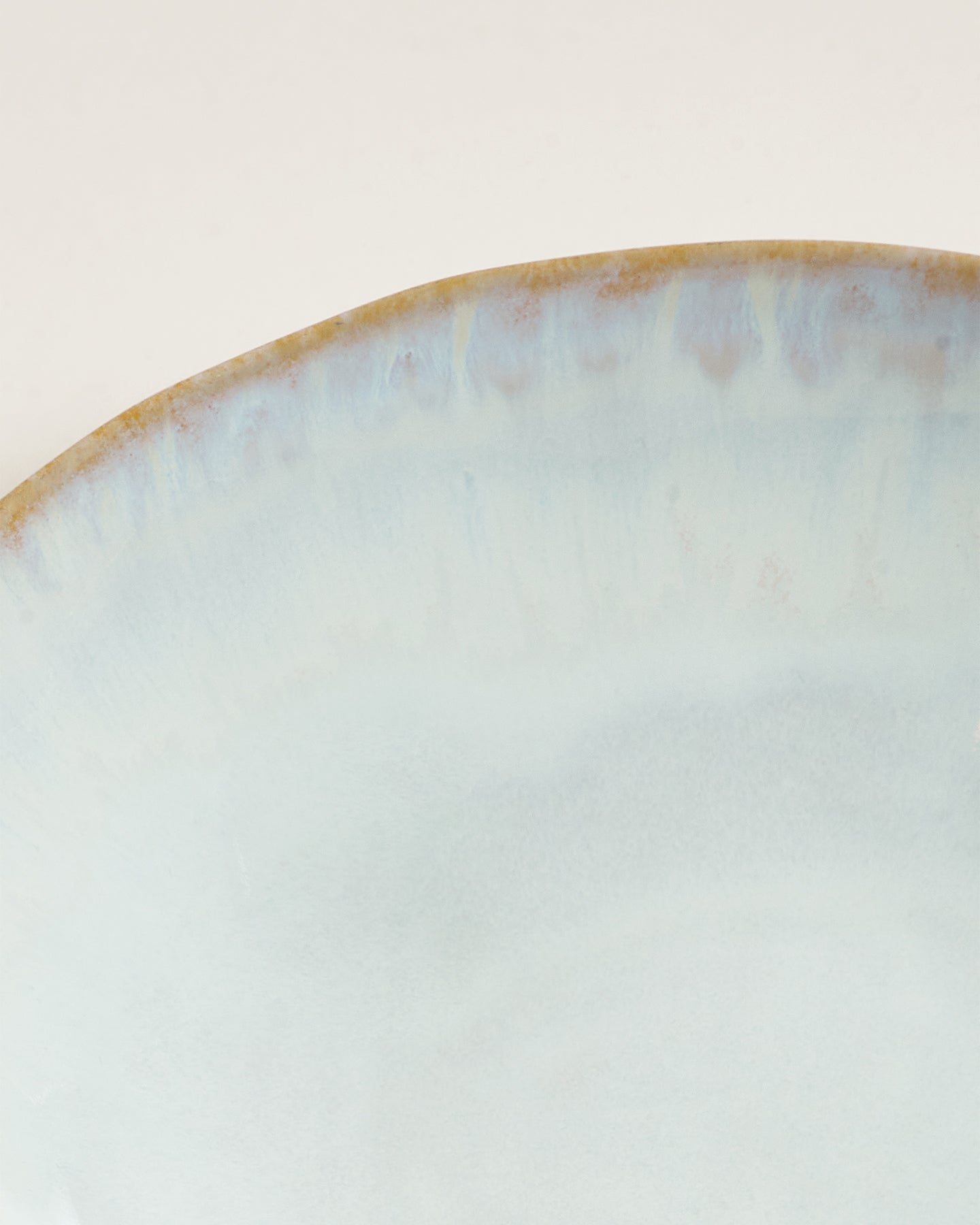 Lino pasta plate mother of pearl