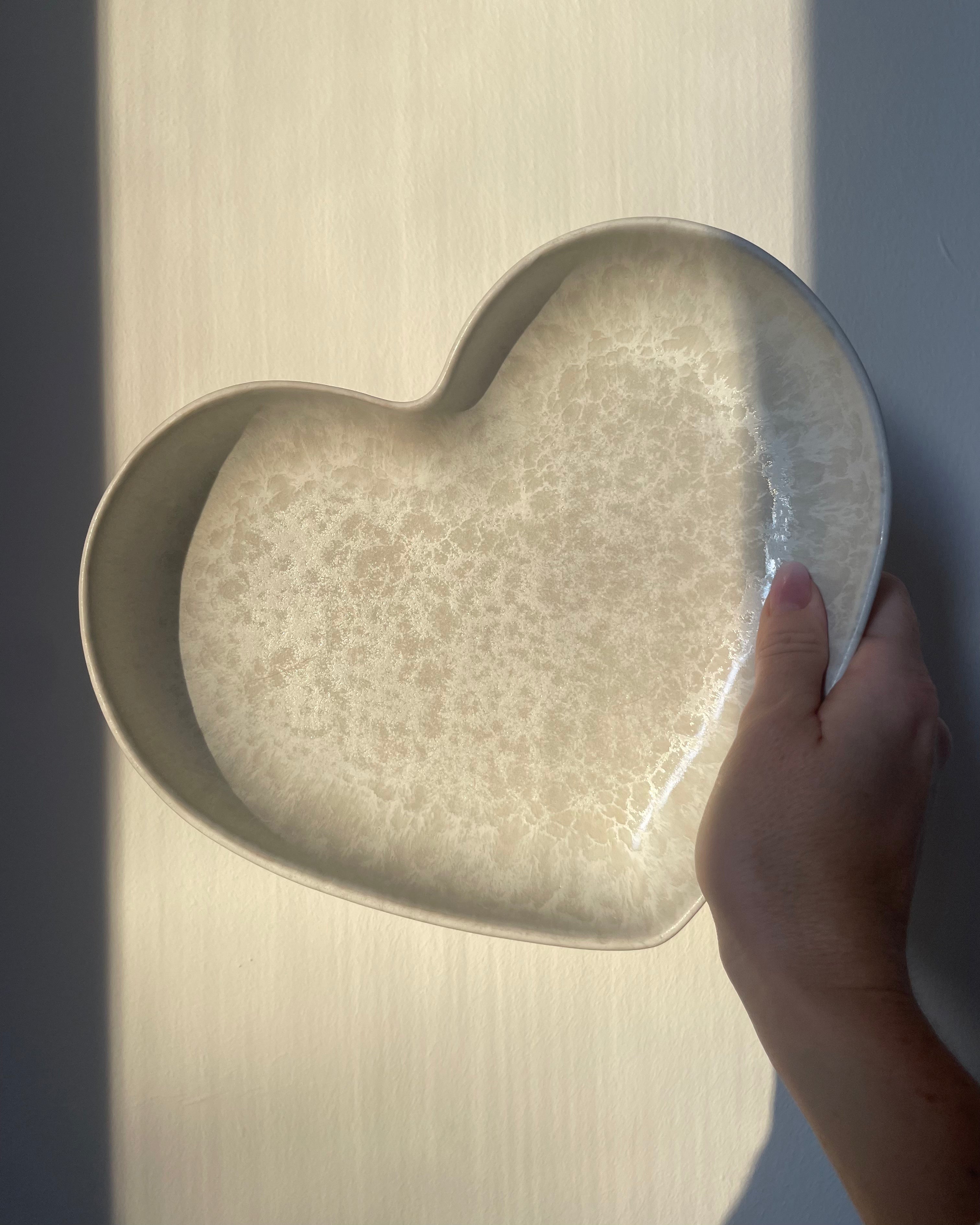 Pre-Sale: Amora Teller tief Mattweiß Creme