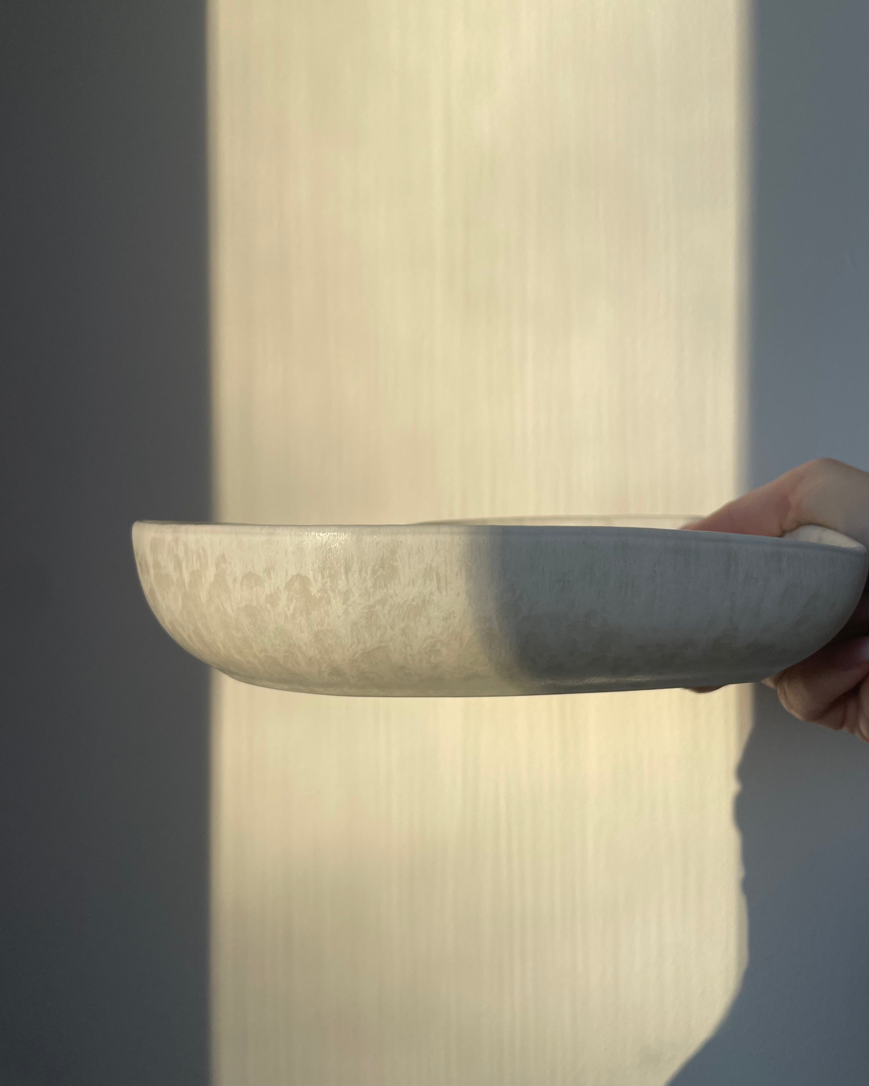 Amora Teller tief Mattweiß Creme