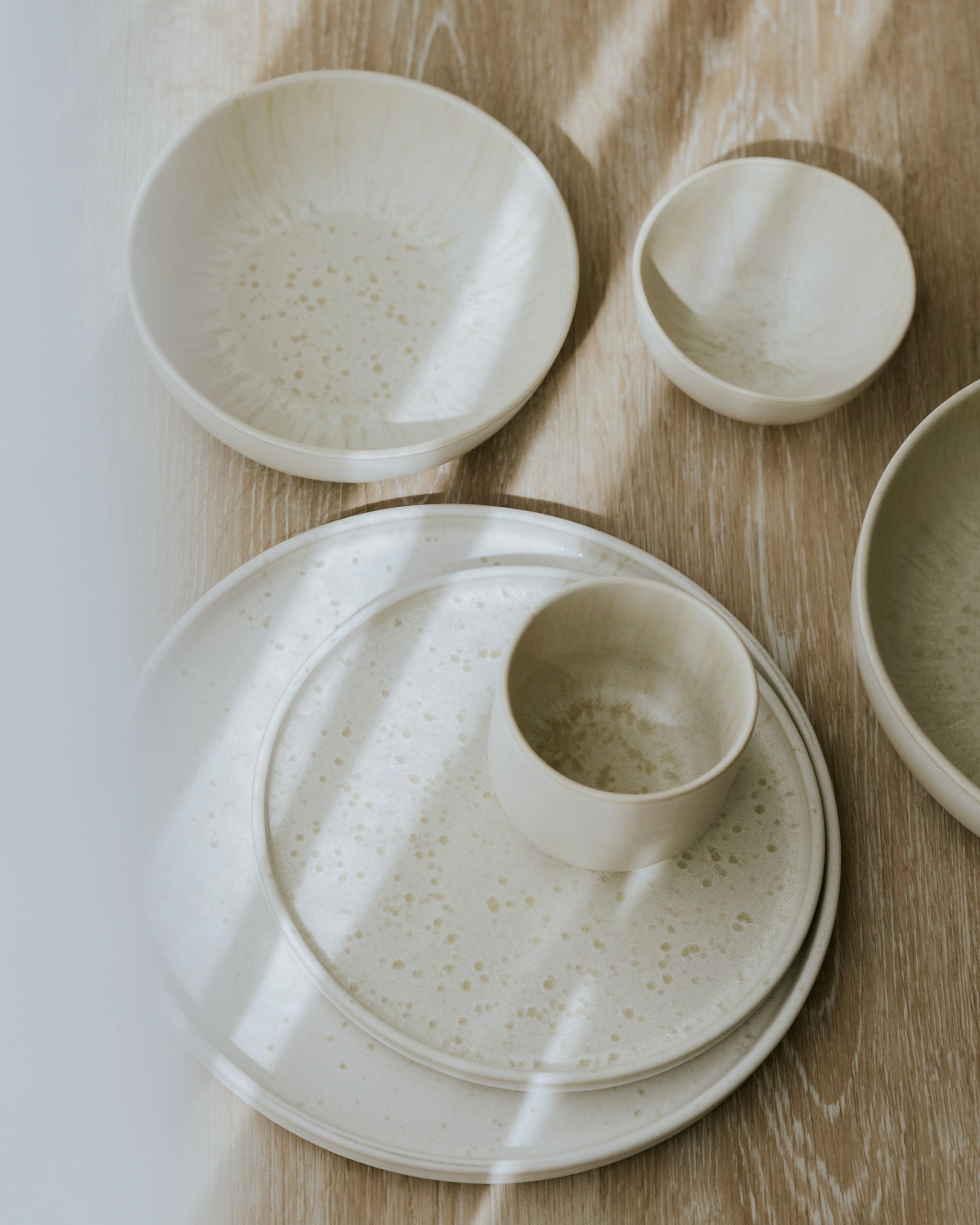 Amado Plate Large Cream