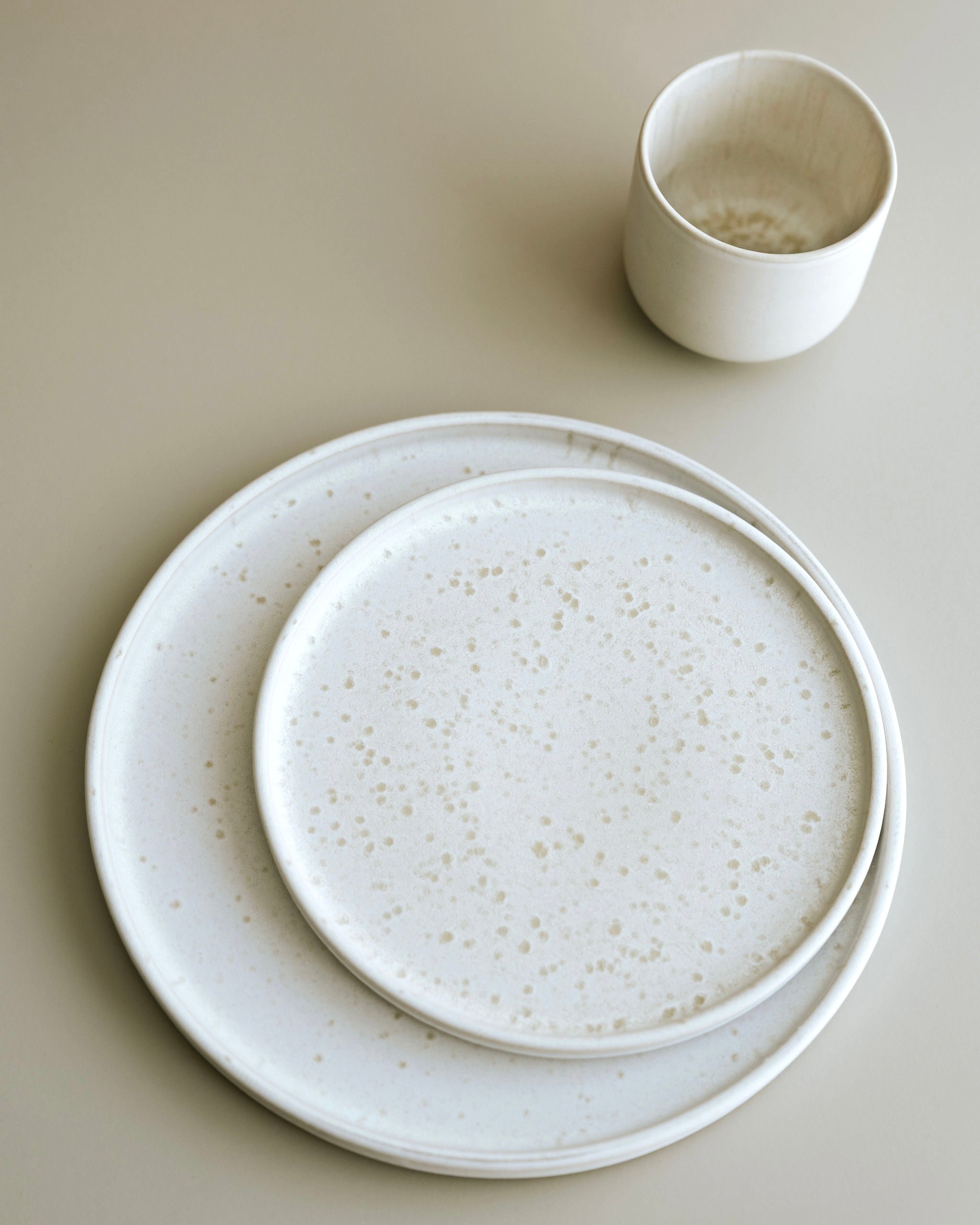 Amado Plate Large Cream