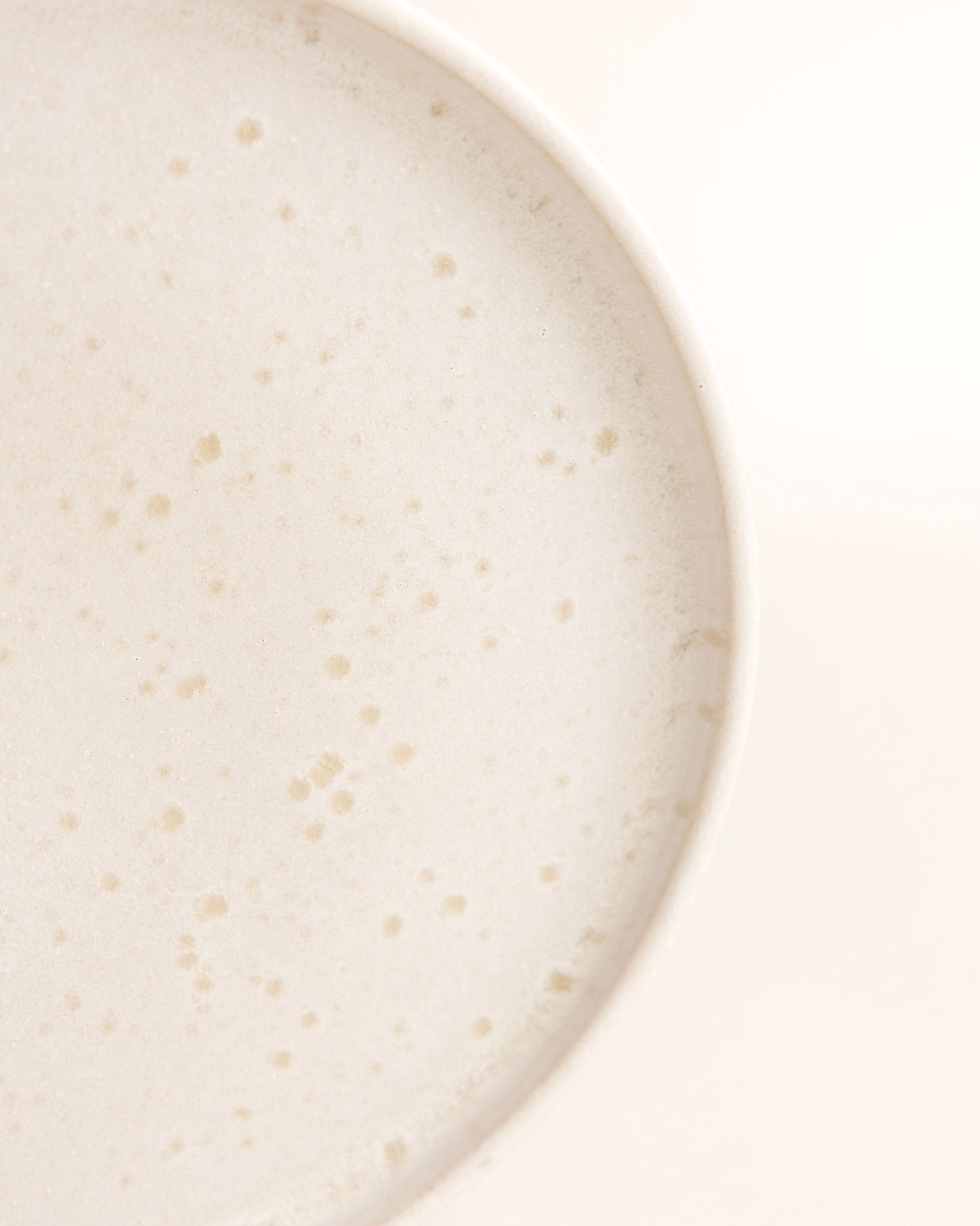 Amado Plate Large Cream