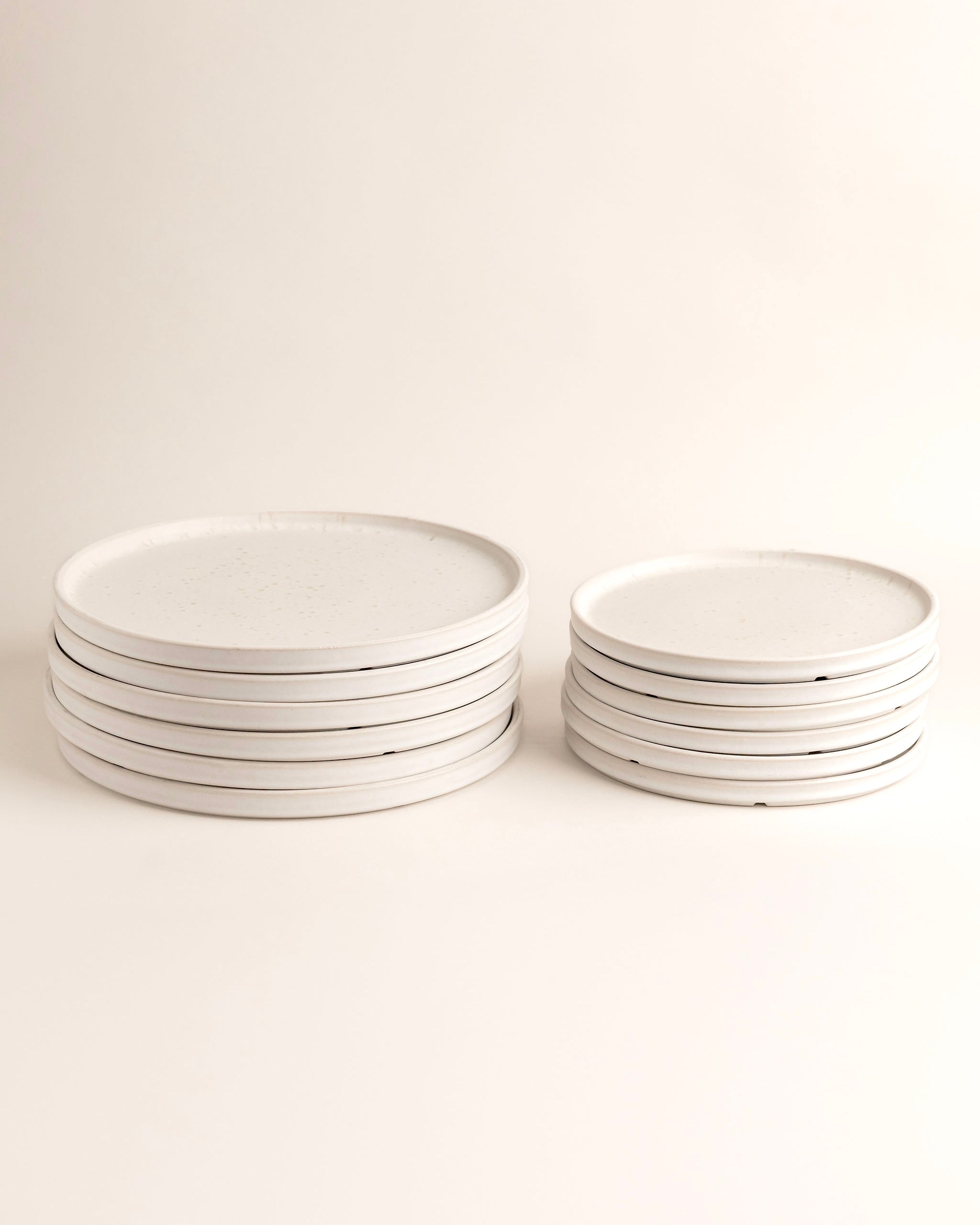 Amado Plate Large Cream