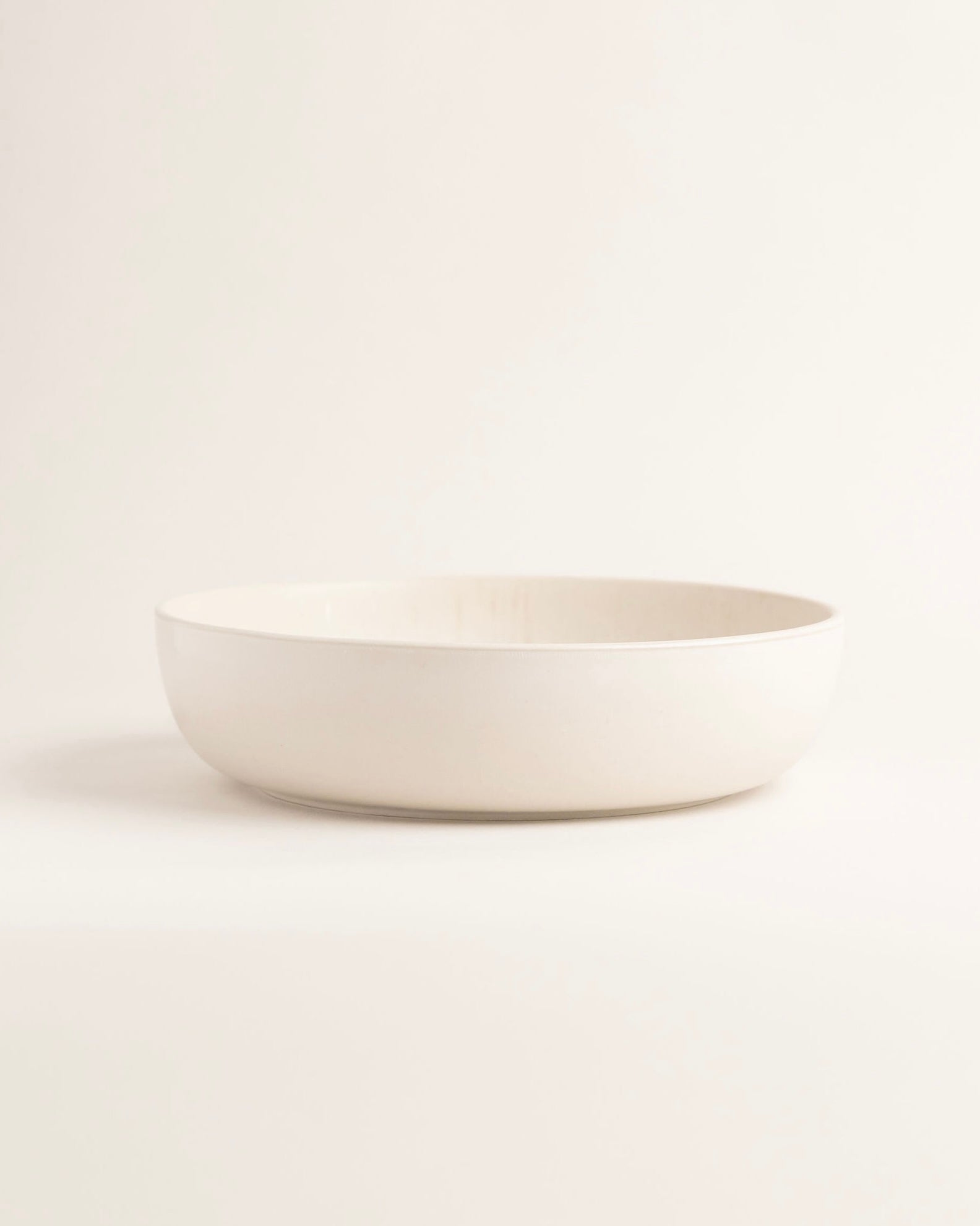 Amado Pasta Plate Cream