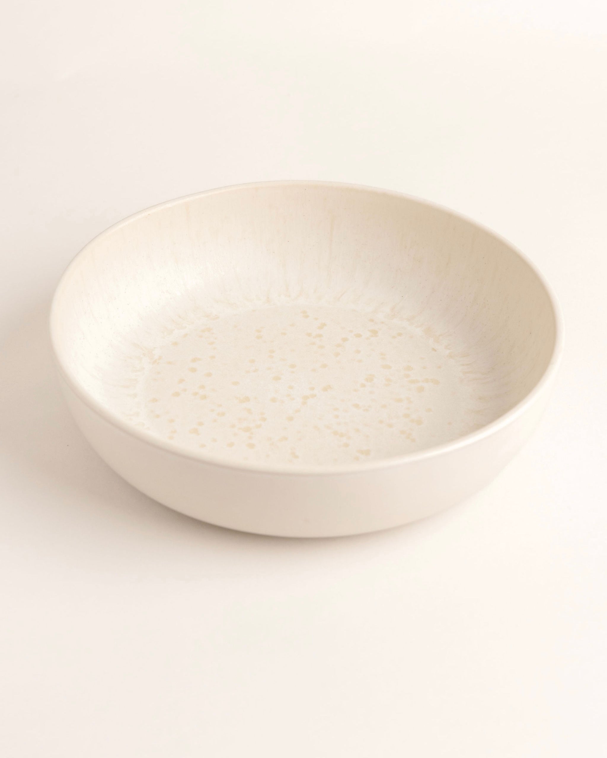 Amado Pasta Plate Cream