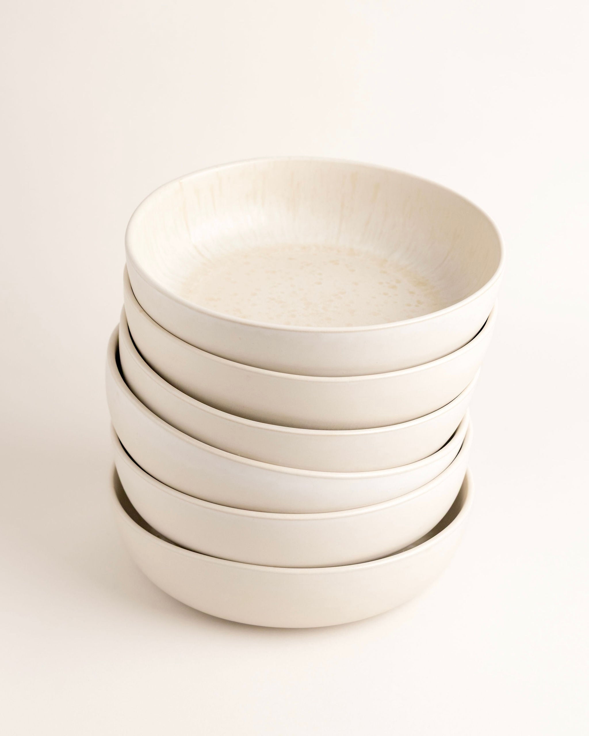 Amado Pasta Plate Cream