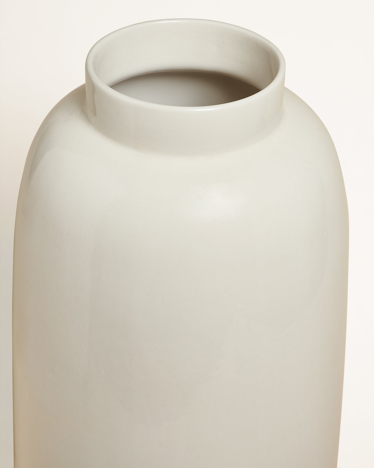 Camilo Floor Vase Cream