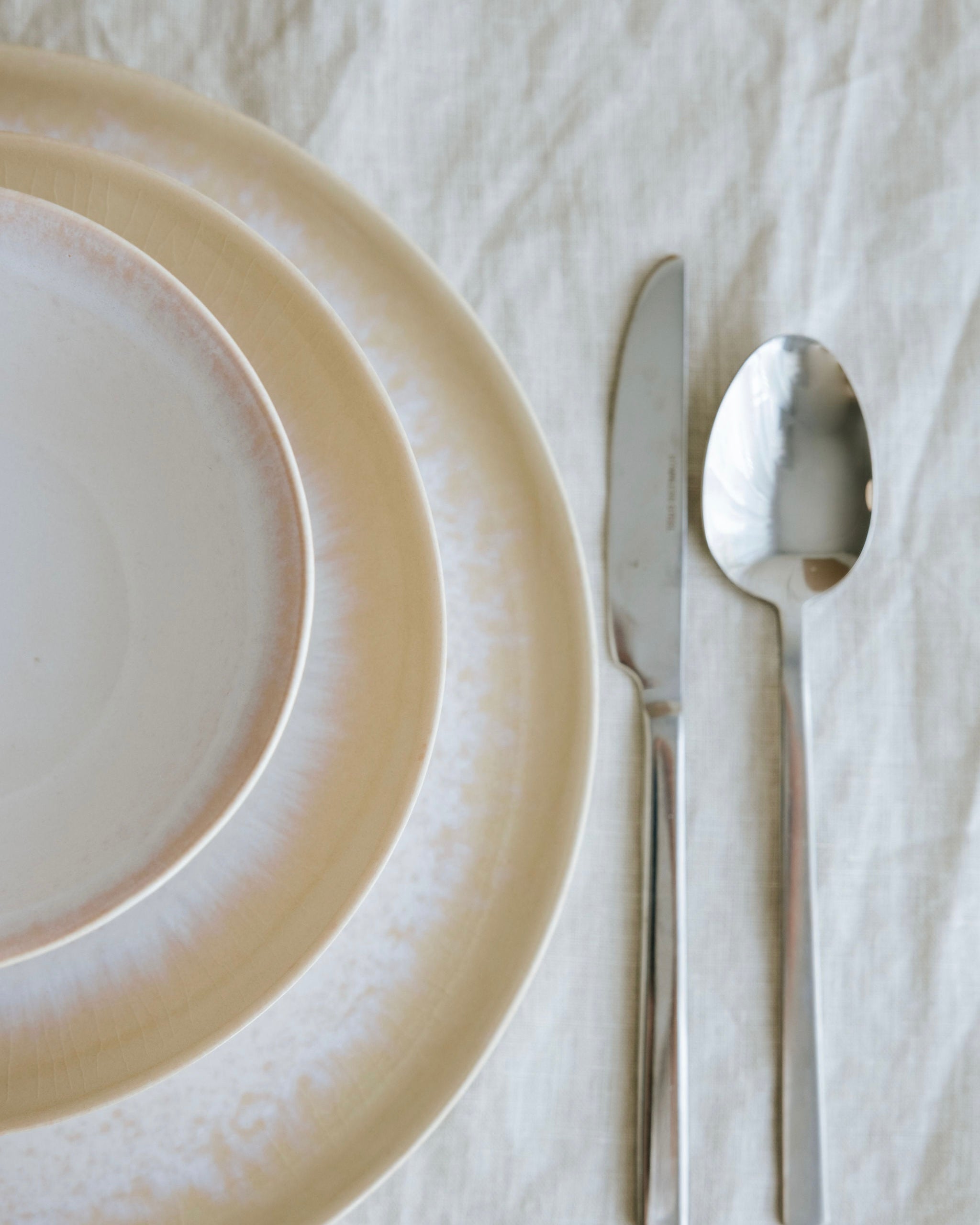 Aurora Plate Large Apricot