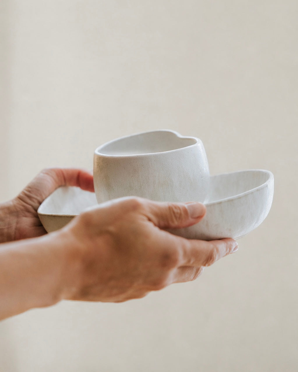 Amora Set Becher und Teller tief Mattweiss Creme 2-teilig