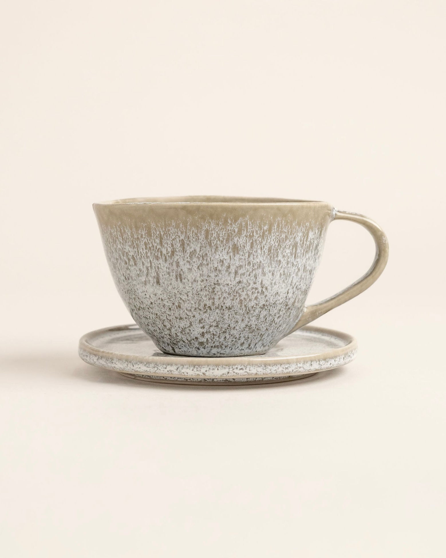 Faro Tasse mit Untertasse warmes Grau
