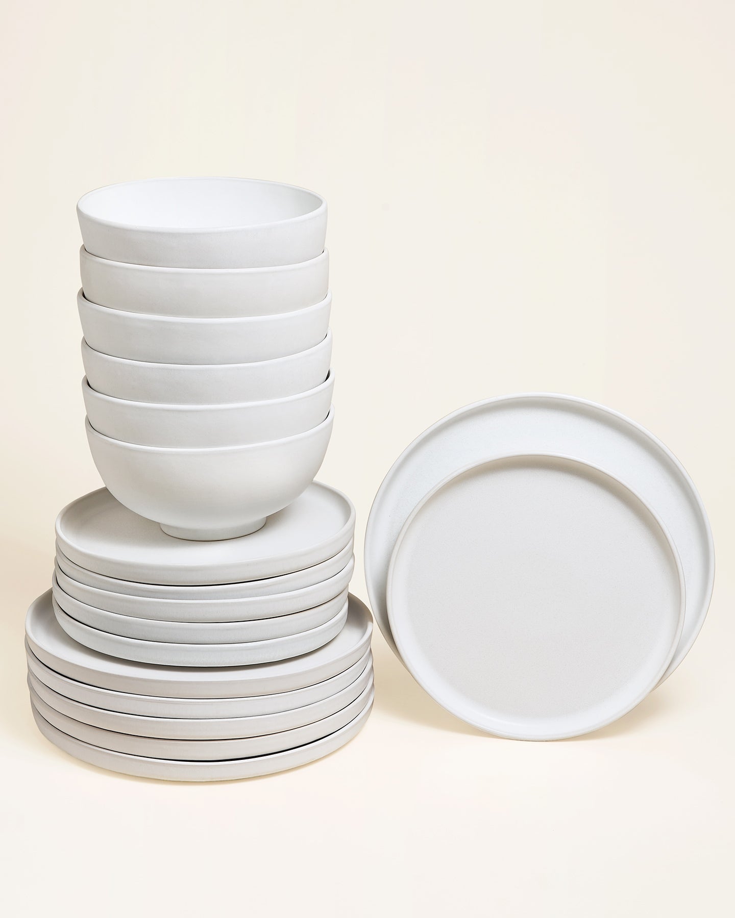 Faro tableware set M matt white 18-piece (with round medium bowl)